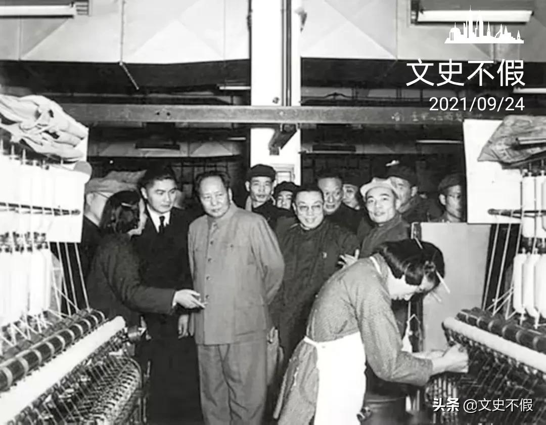 荣毅仁凭借公私合营和改革开放期间的卓越表现成功当选国家副主席