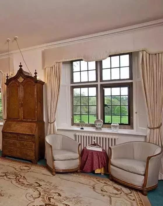 梅西和c罗谁豪宅最好,身价十亿的球星