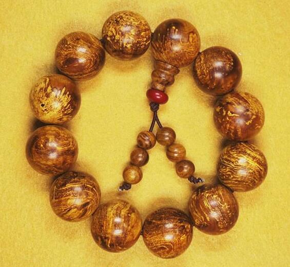 各种木质手串对人体的作用,对人体有益的木质手串