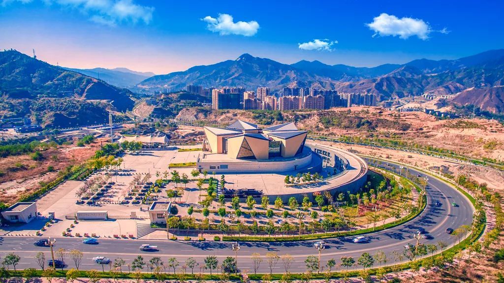 攀枝花在四川处于一个什么水平,四川攀枝花是个怎样的城市