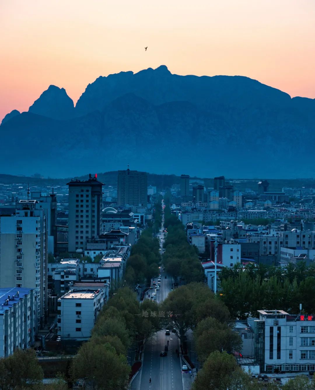 中岳嵩山跟嵩山少林有什么区别吗,被低估的嵩山不止有少林