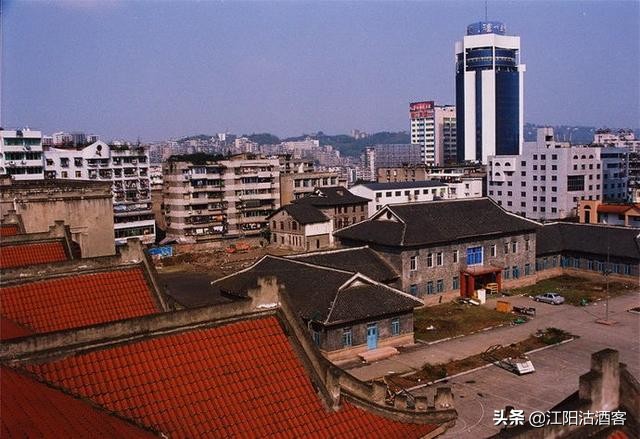 三年历史的川南人民行政公署，旧址居然在泸州的鼓楼世家