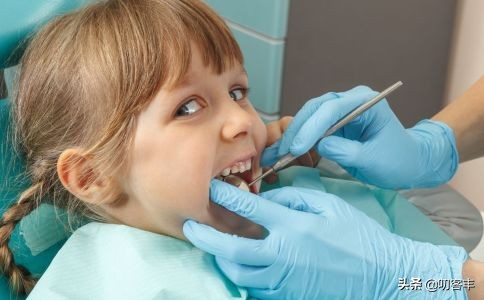 孩子口臭咳嗽怎么回事,孩子口臭大便干燥怎么回事