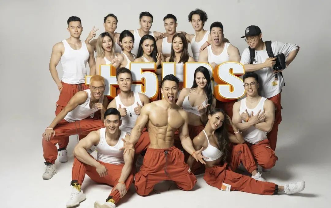 从白斩鸡到8块腹肌金刚身,从八块腹肌到一块肥肉