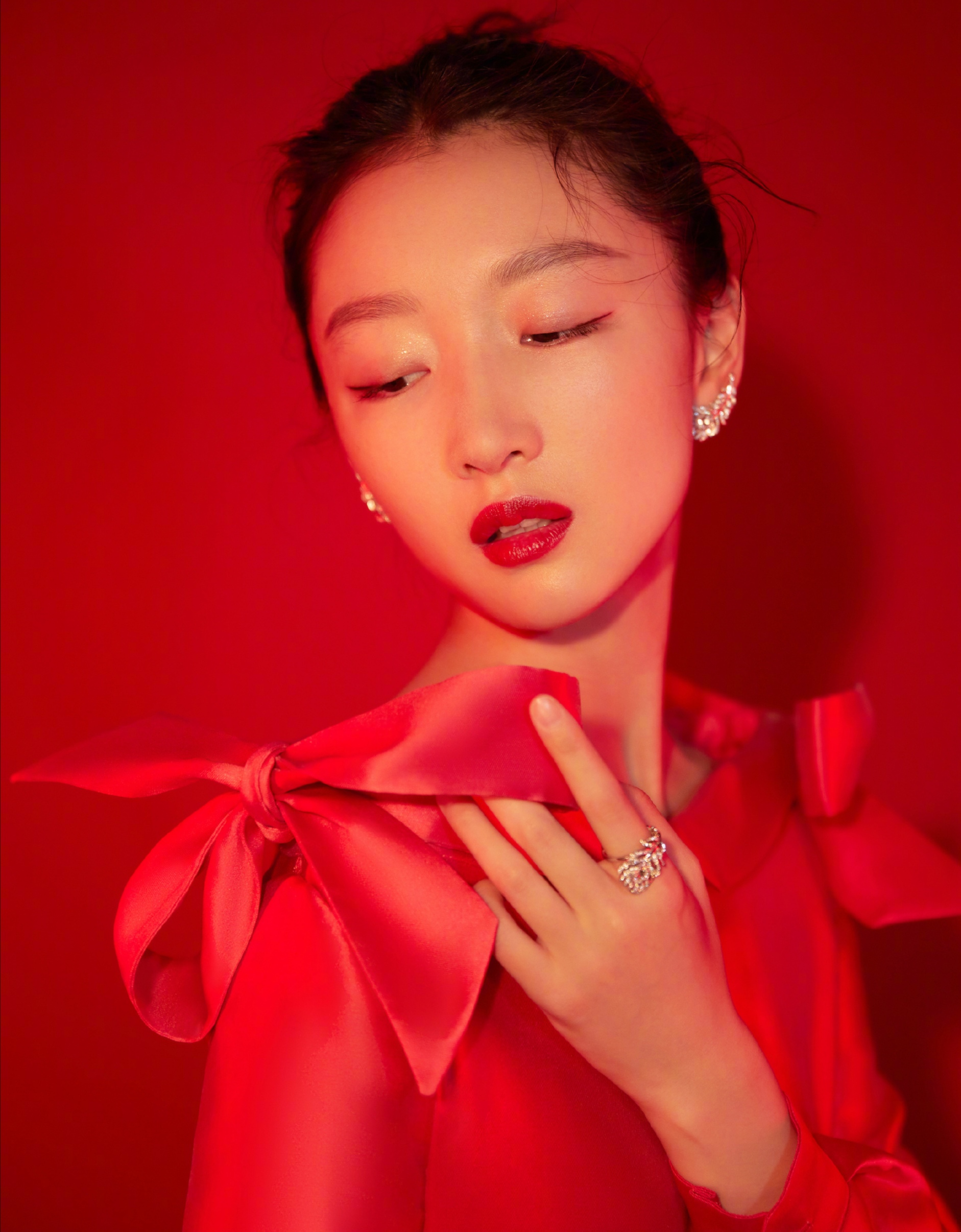 春晚明星戴的首饰,春晚明星戴的珠宝叫什么