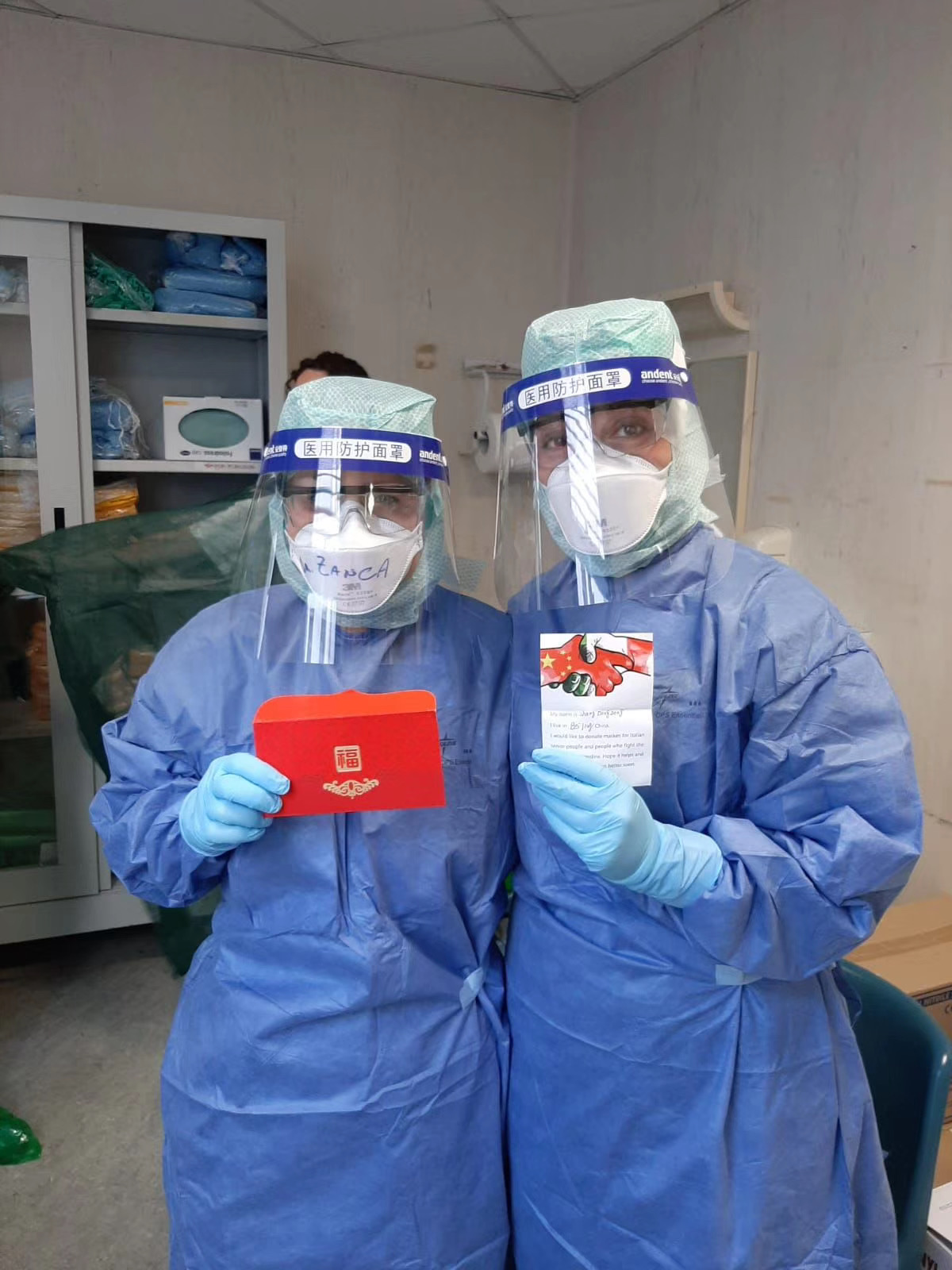 捐物流、包飞机、一个人托运100多件行李，意大利华人先顾祖国，又救他乡，两个家都要管