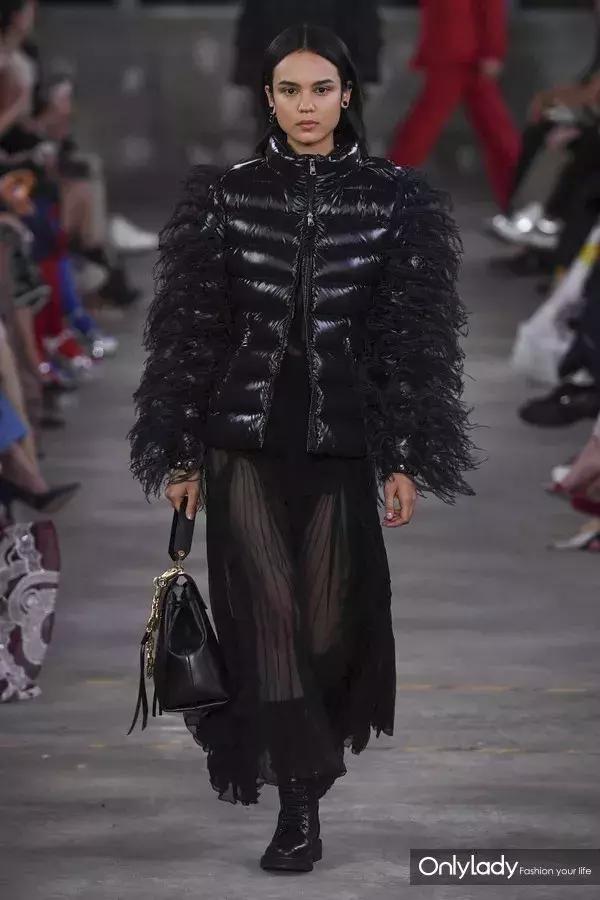 张艺兴valentino东京神图,张艺兴valentino秀场表演