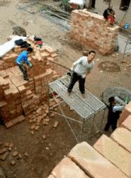 搞笑gif永远不要相信任何人,朋友圈gif背景搞笑