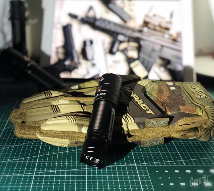 FenixE35V3.0超亮便携EDC手电