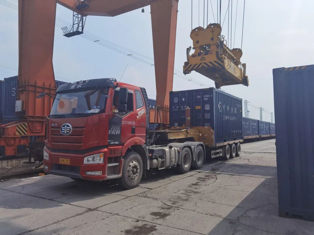 轨道上的京津冀跑出加速度,京津冀交通一体化跑出加速度