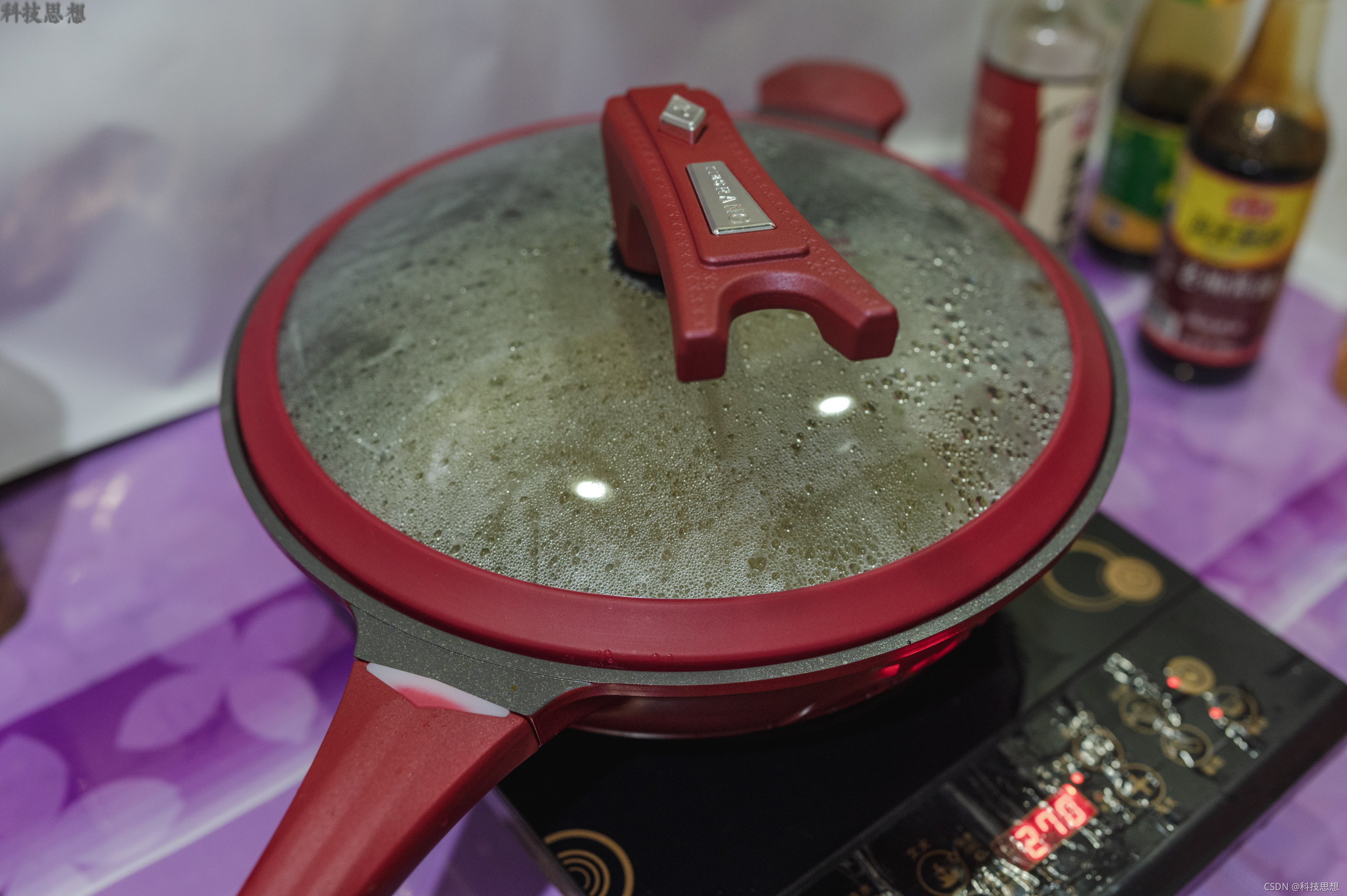 一擦就干净的平底锅，功能还真不少，帝伯朗菲尼雅浮雕钛钻不粘锅