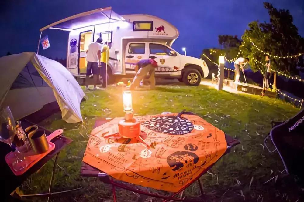 飞翔房车拉摩托,飞翔带上音乐去旅行