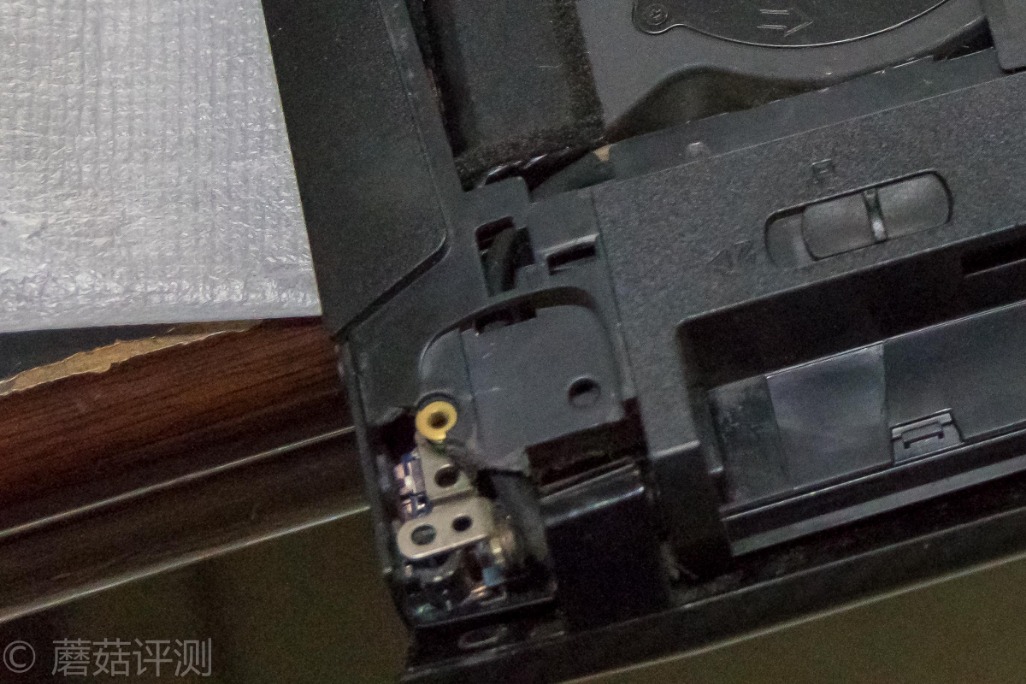 转轴断了维修多少钱,联想y400转轴