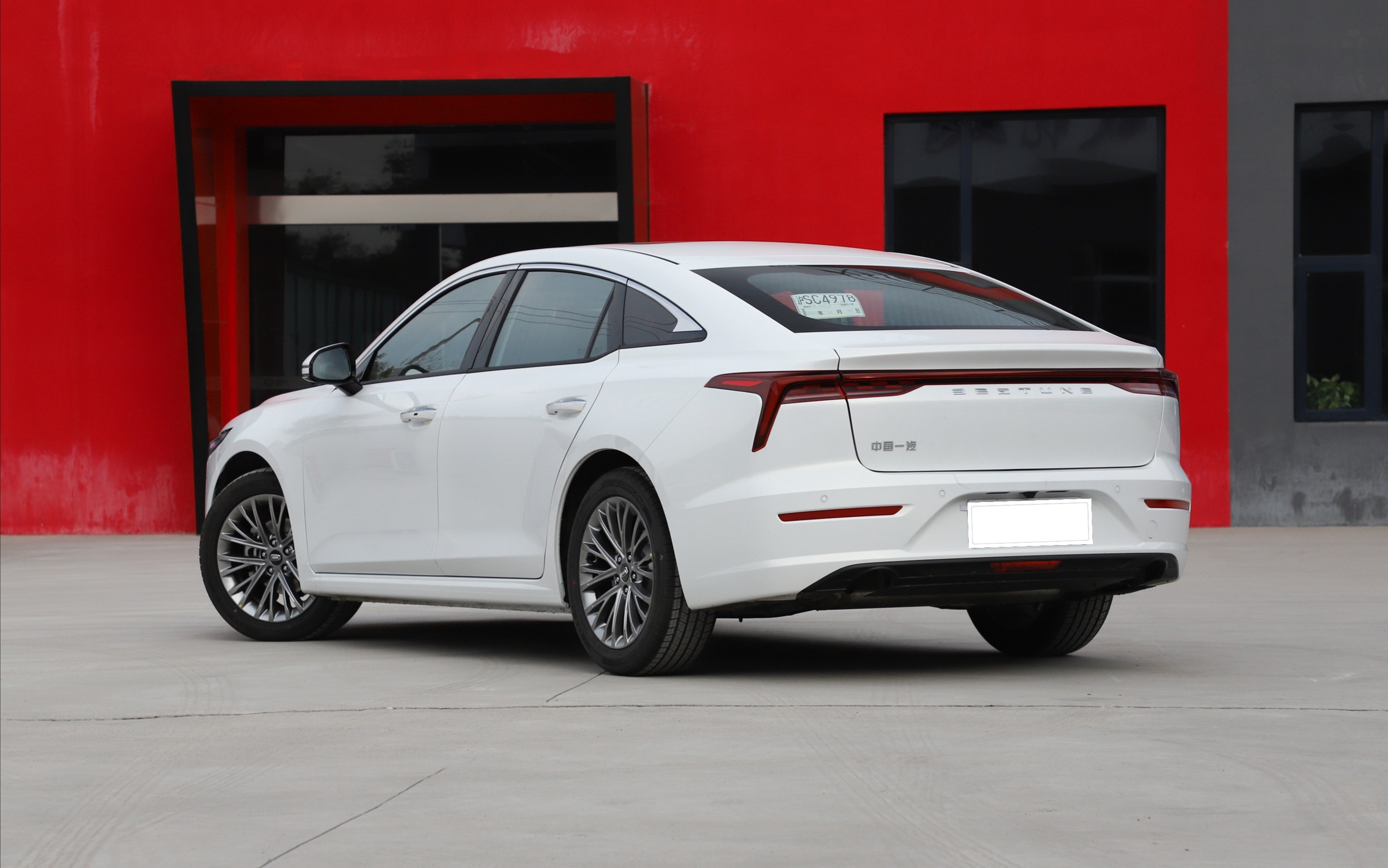 一款车如何俘获人心且看奔腾b70,10款奔腾b70空间怎么样