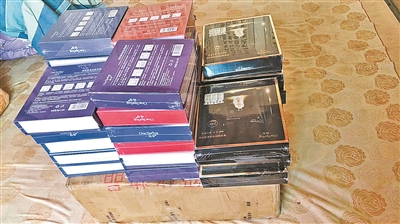 年轻妈妈做面膜被骗,女学生做微商卖三无面膜