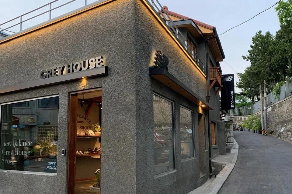 灰色运动鞋新百伦搭配,新百伦574灰色与元祖灰差别