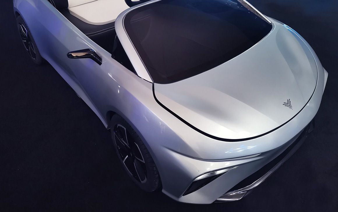 小孩子们有福了！哪吒魔童版上市，敞篷单座，真皮座椅，售2999元