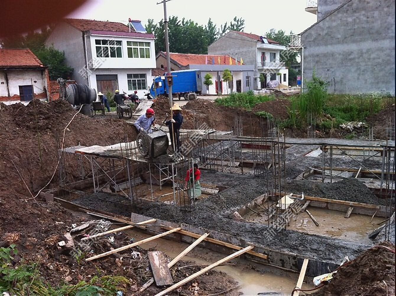 农村建房浇筑混凝土用c25还是c30,自建房2层混凝土用什么标号