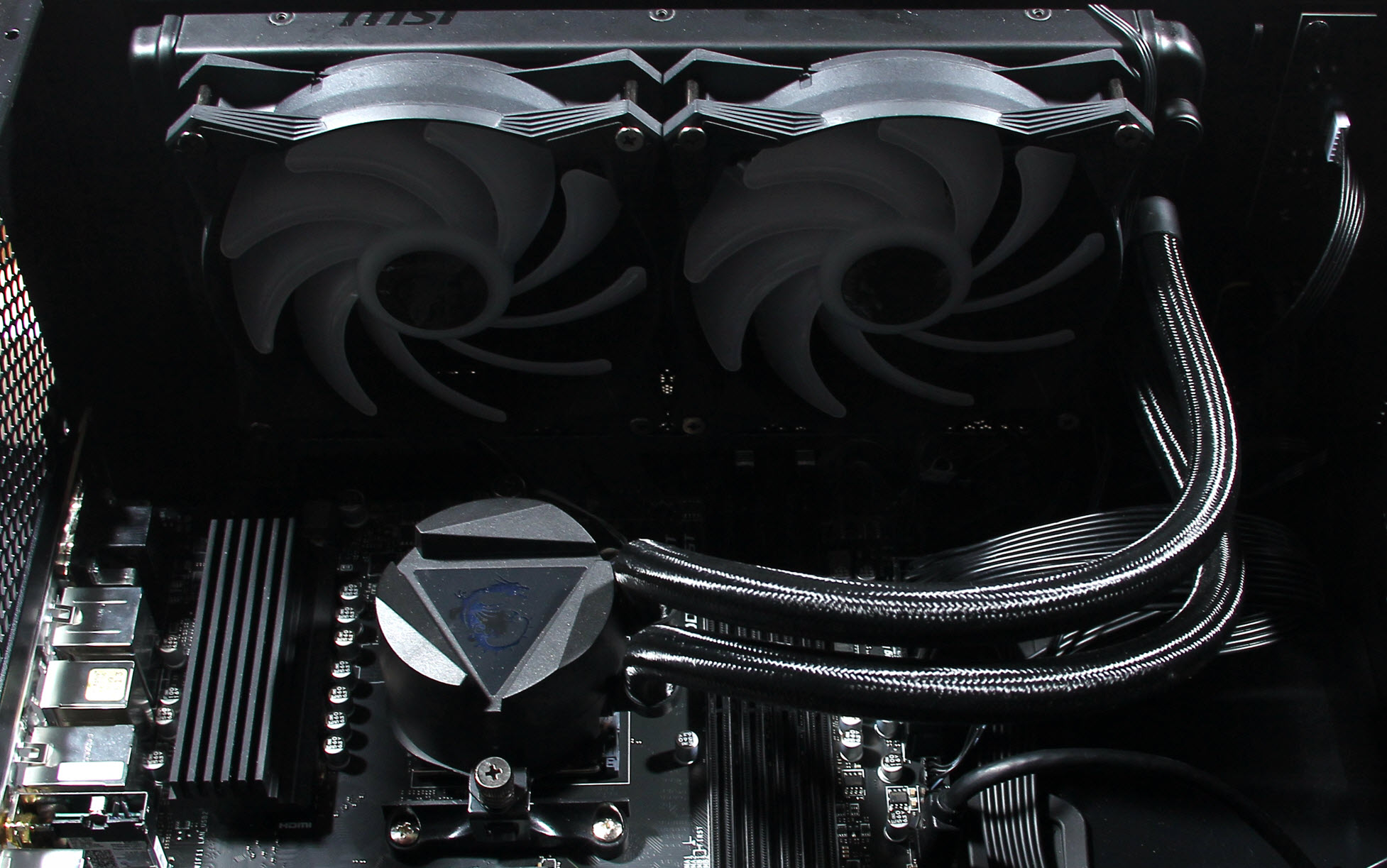 有一种含蓄叫锐龙，明明是个高手，偏偏装作很平庸