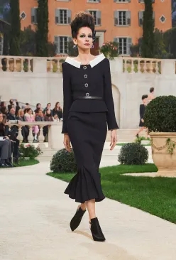 chanel香奈儿1995年时装秀,chanel香奈儿2015高级时装秀