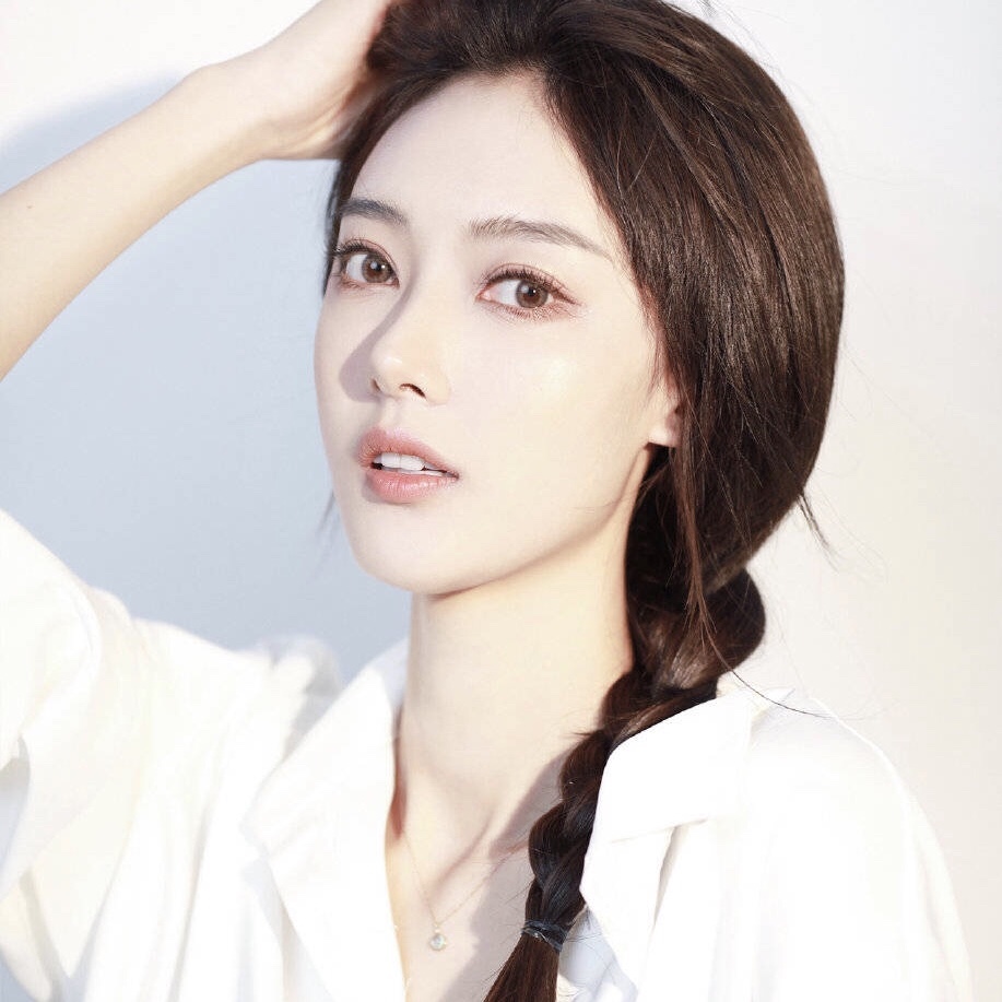 想要清透妆感用气垫还是粉底,怎么用妆前乳隔离霜好看点呢图片