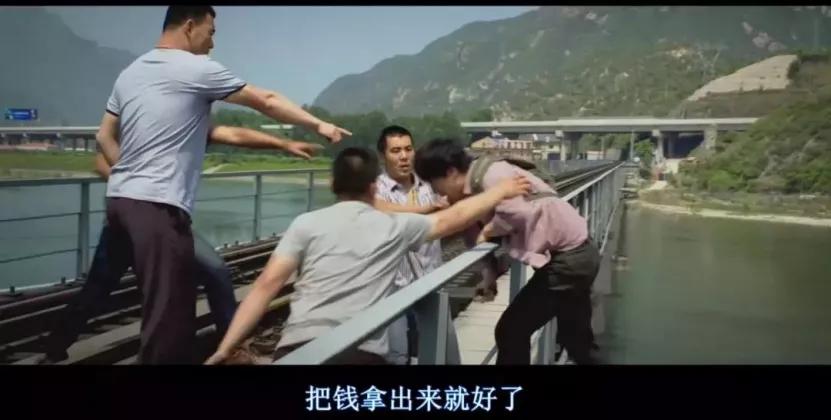 乱发小广告,上热门呼吁严厉打击乱发小广告