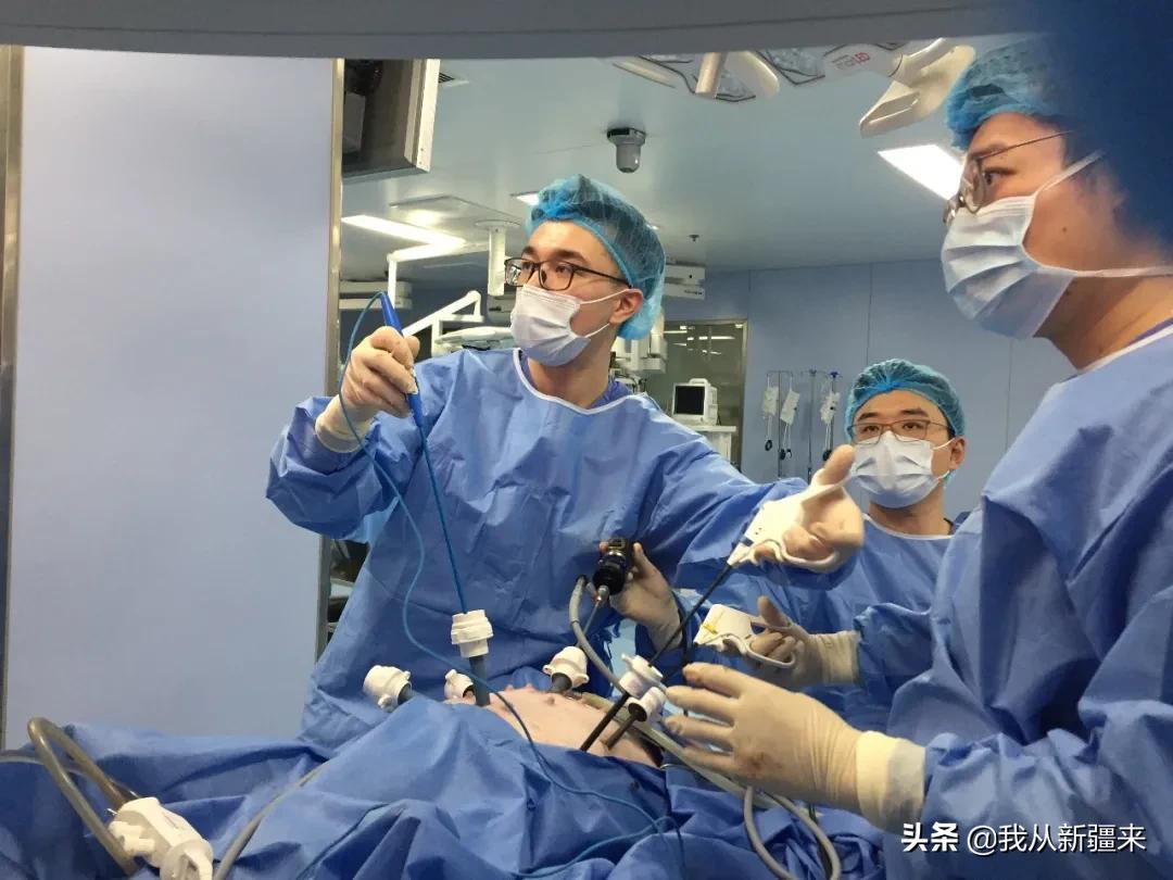 您好,我是您的主管医生巴突尔,我来自*疆新**