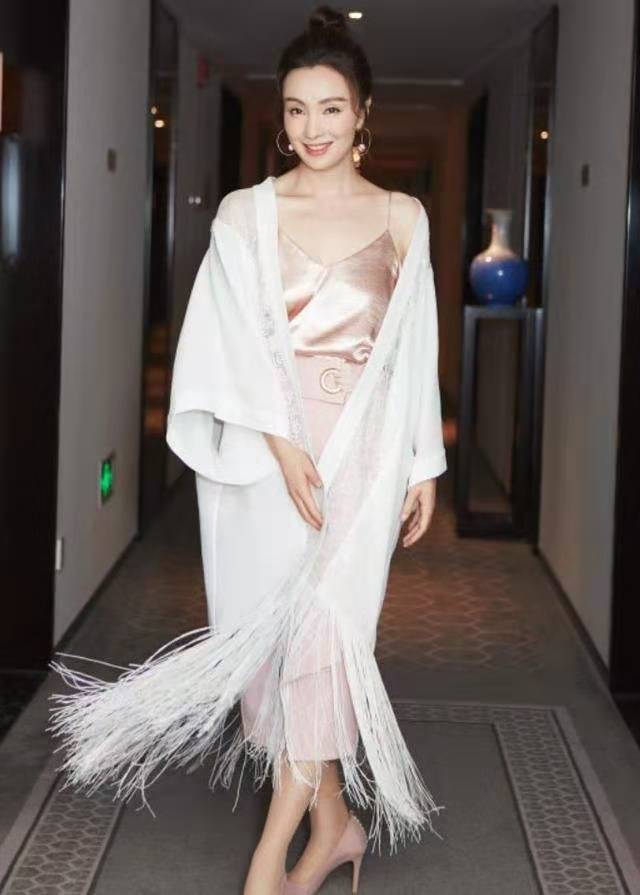 轻盈浪漫,裸粉色法式