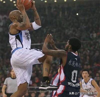 福特森肘击打徐杰朱芳雨,福特森和徐杰朱芳雨发言