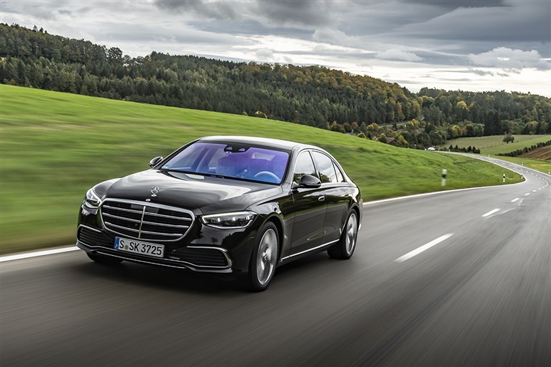 国产model3和迈腾售价对比,新加坡买一辆法拉利多少钱