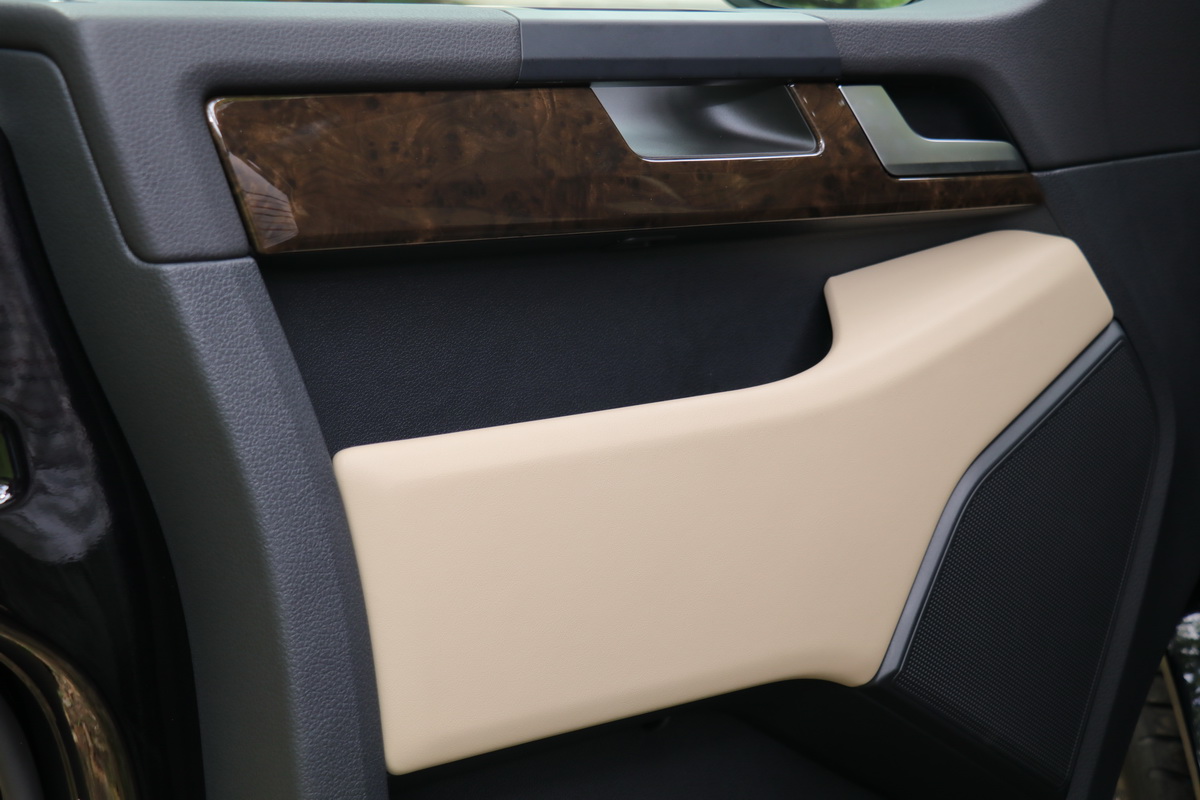 进口大众multivan精彩实拍展示,19年大众帕萨特混动试驾