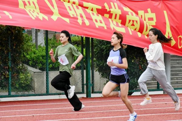 运动会圆满结束运动不止步,运动会闭幕但人生不落幕