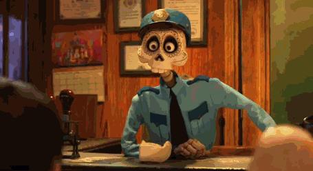 女子帮人运毒被海关抓到,女子运毒被边防警察发现