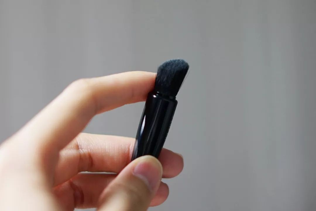 欧阳娜娜唇妆化妆教程,简单又日常的元气妆欧阳娜娜