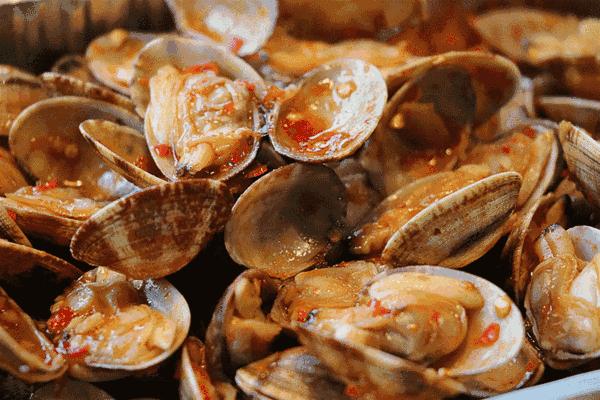 最具幸福感的县级市中唯一一座上榜的北方小城，光是海鲜就能吃到你激灵！