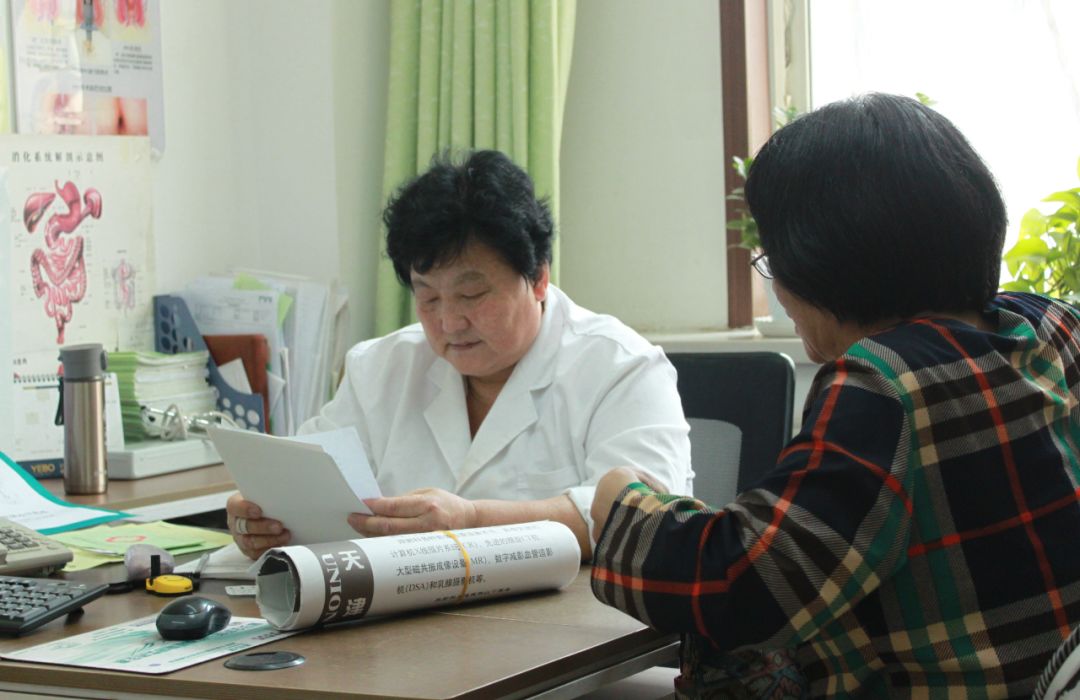 便秘名医解答,三甲医院哪个科治疗便秘