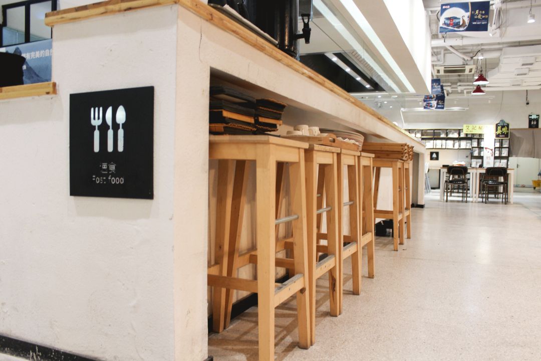 青岛这家进口海鲜店，竟把工厂开到了食客眼前？用自助价格吃怀石品质！