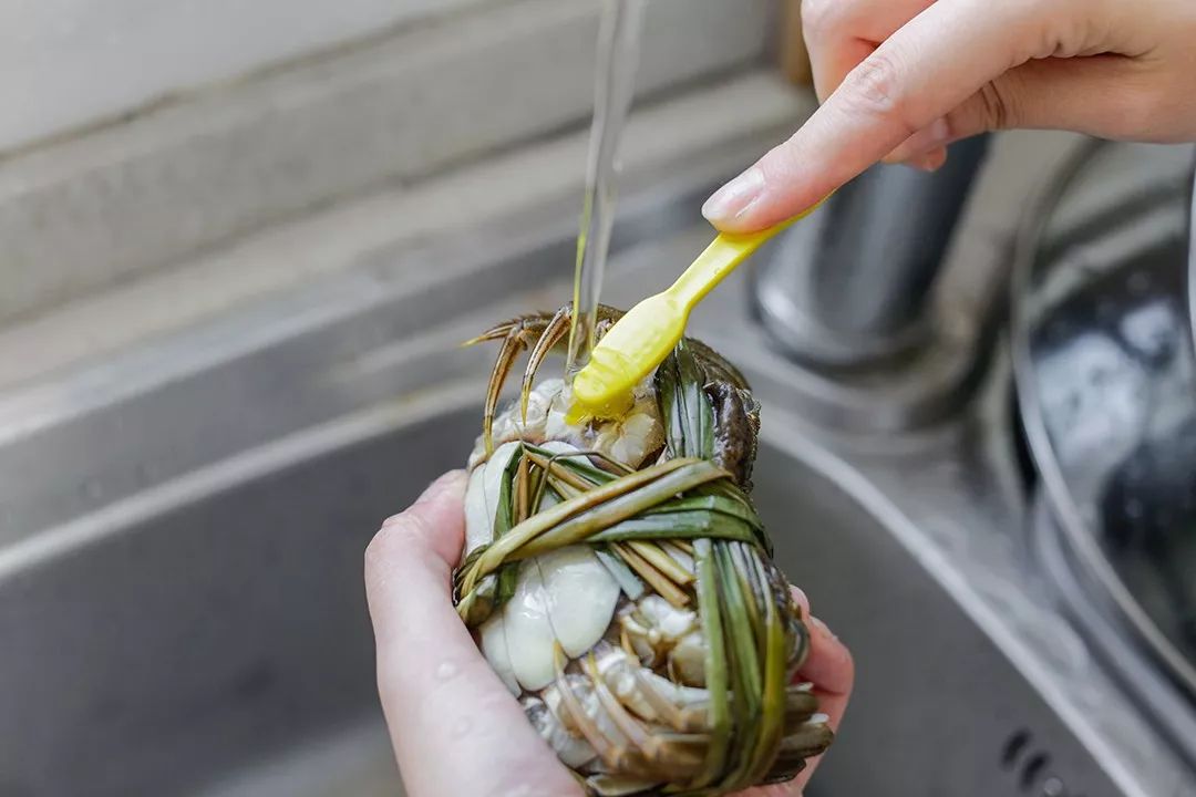 大闸蟹各部位千万别吃图解,大闸蟹这四个部位不建议吃