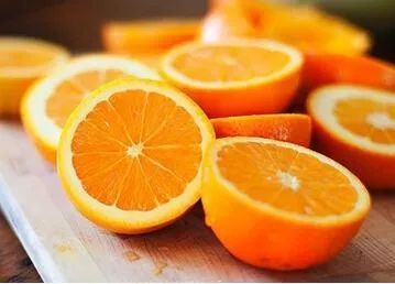 嘴唇干裂？世界最昂贵“液体钻石”，恢复水润，告别唇部细纹！