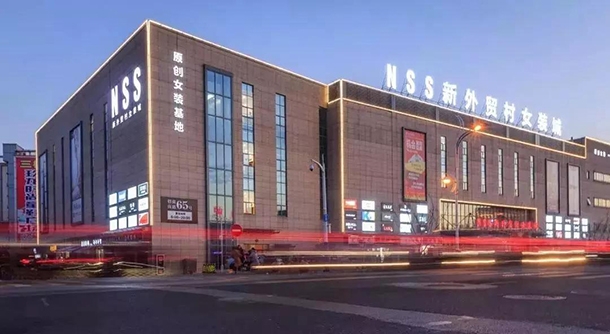 江苏常熟电商直播助力服装产业,服装直播产业带