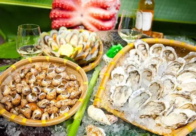 巨抵！399=2大1长隆小白虎餐厅自助午餐，边吃边睇白虎，周日不加收