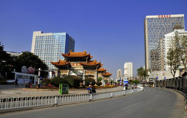 戳心窝的春城日常生活，625万昆明人边看边哭！