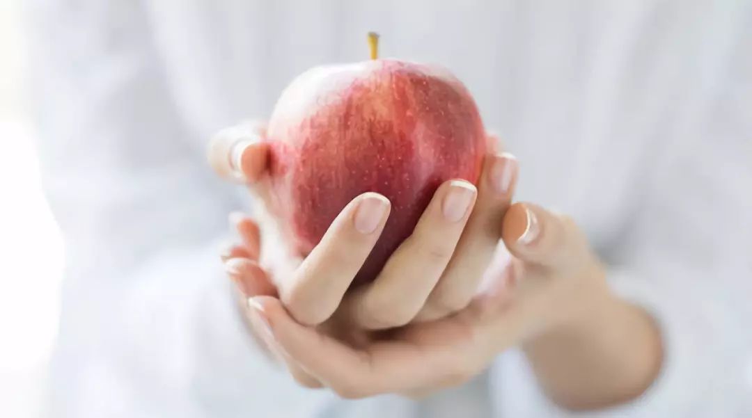 感觉我的指甲生长很快但月牙少,手指甲上月牙少吃什么药最好