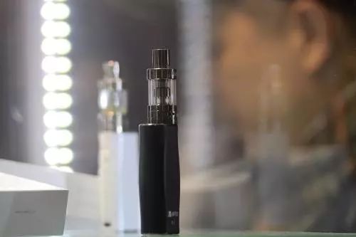 这东西已被香港全面封杀！易致癌、肺病！不少国人还天天用……