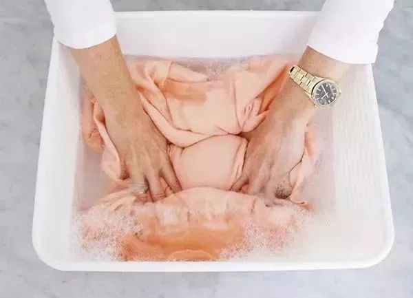 怎么让羊毛衣不会掉毛,羊毛衣怎么洗不会掉毛