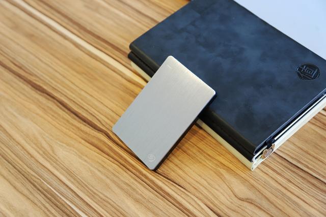 希捷简系列移动硬盘测评,希捷backupplus睿品拆解