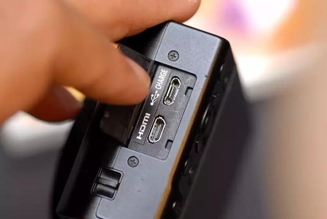 徕卡大光圈镜头,松下lx10对比徕卡相机