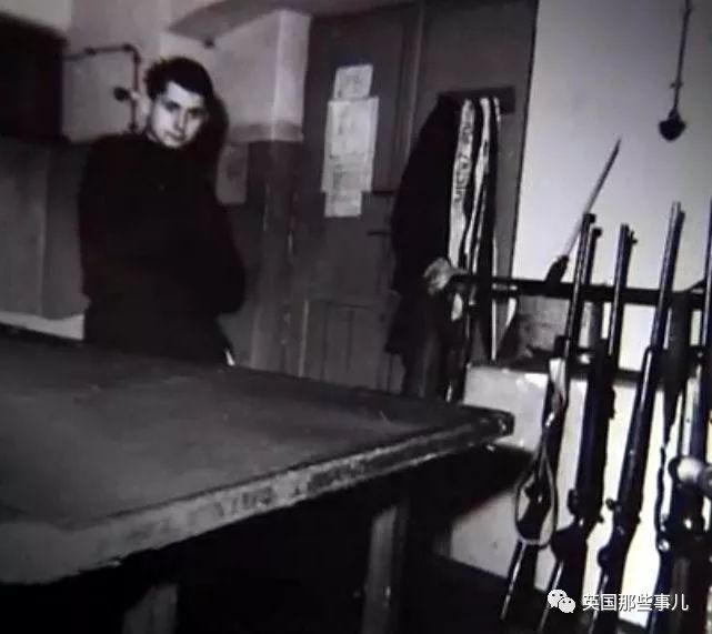 17岁男孩拿刀刺母亲,十七岁少年持刀捅人陕西