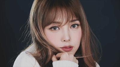 蜡笔小新无法抵挡蛋糕的诱惑,蜡笔小新被挤太阳穴