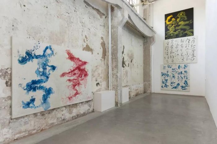 *江阳**组合新展亮相798艺术区